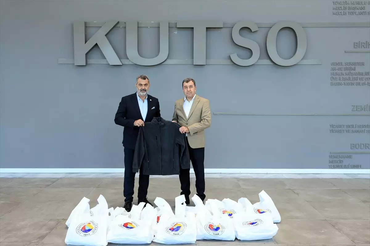 KUTSO'dan İhtiyaç Sahibi Öğrencilere Polar Mont Yardımı