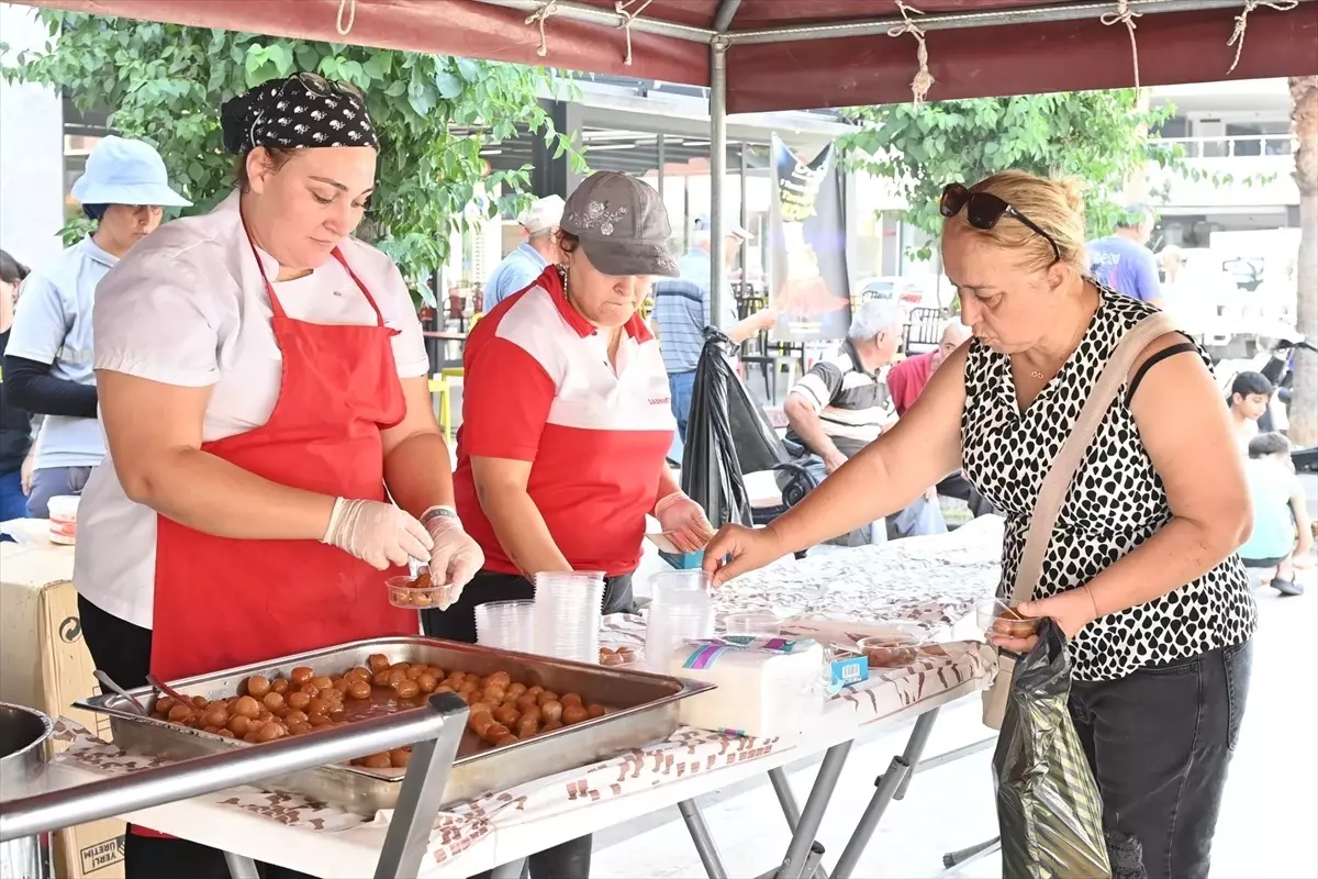 Kumluca'da Mevlid Kandili Etkinliği: Lokma Dağıtımı