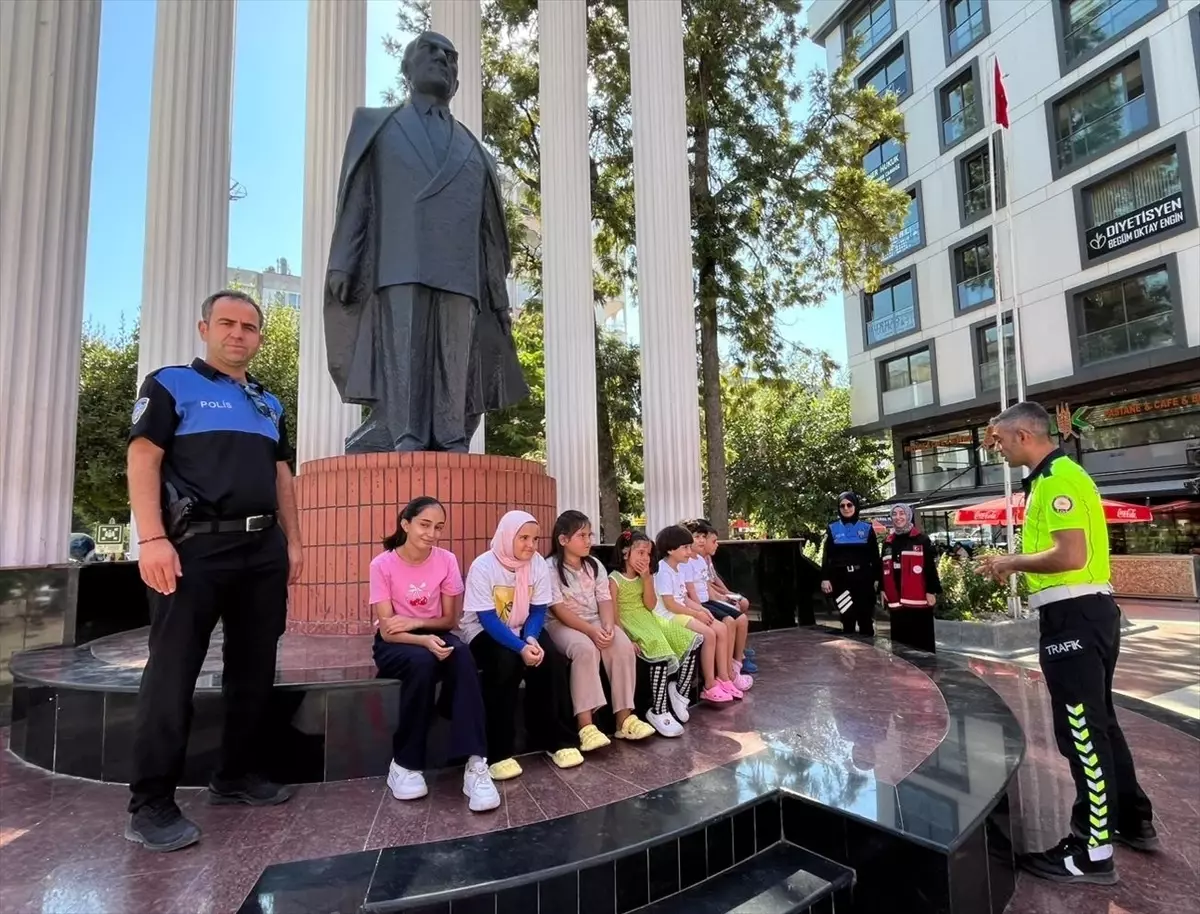 Kumluca'da Öğrencilere Trafik Güvenliği Eğitimi Verildi