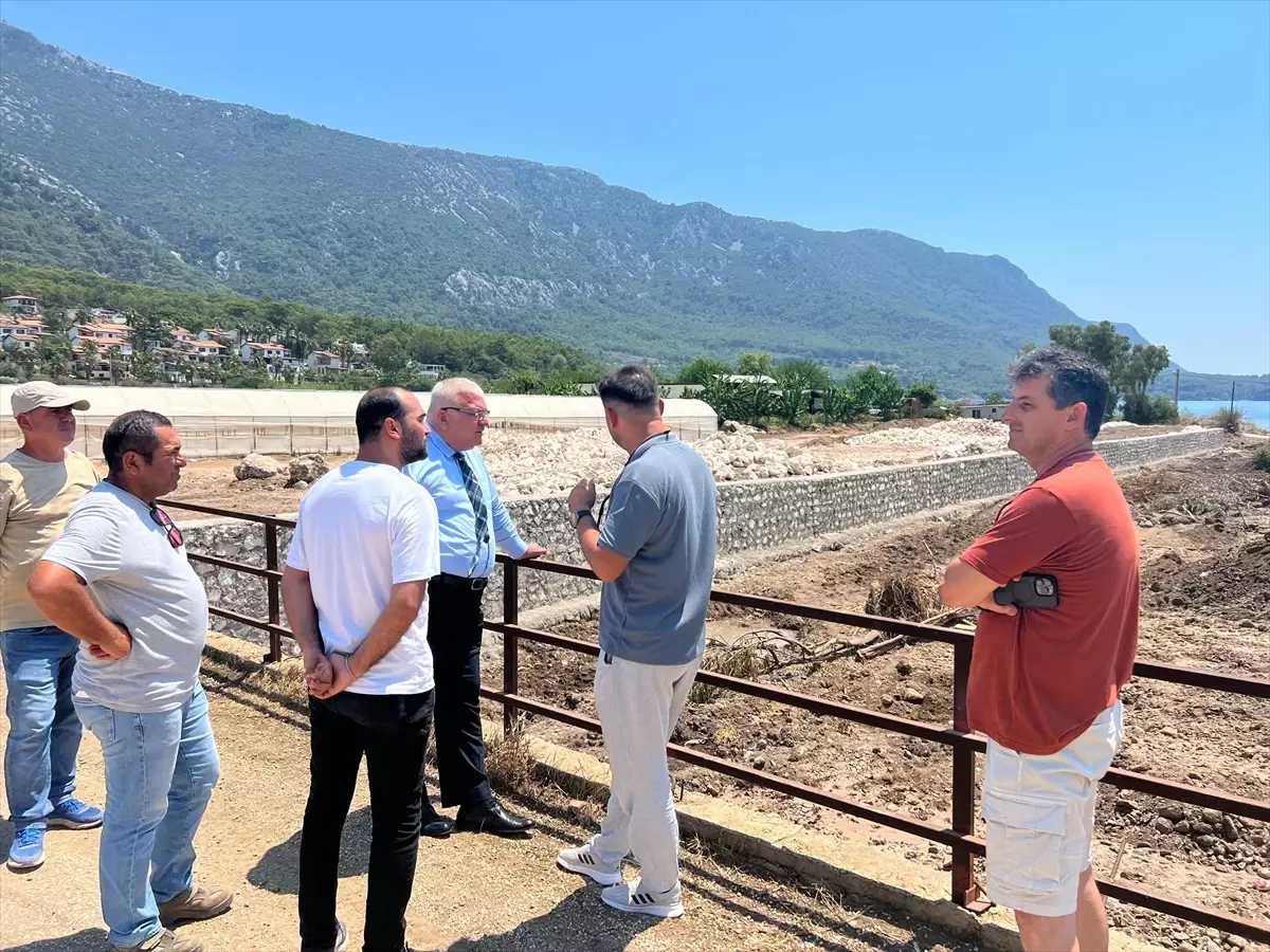 Kumluca'da Dere Islah Çalışmaları Devam Ediyor