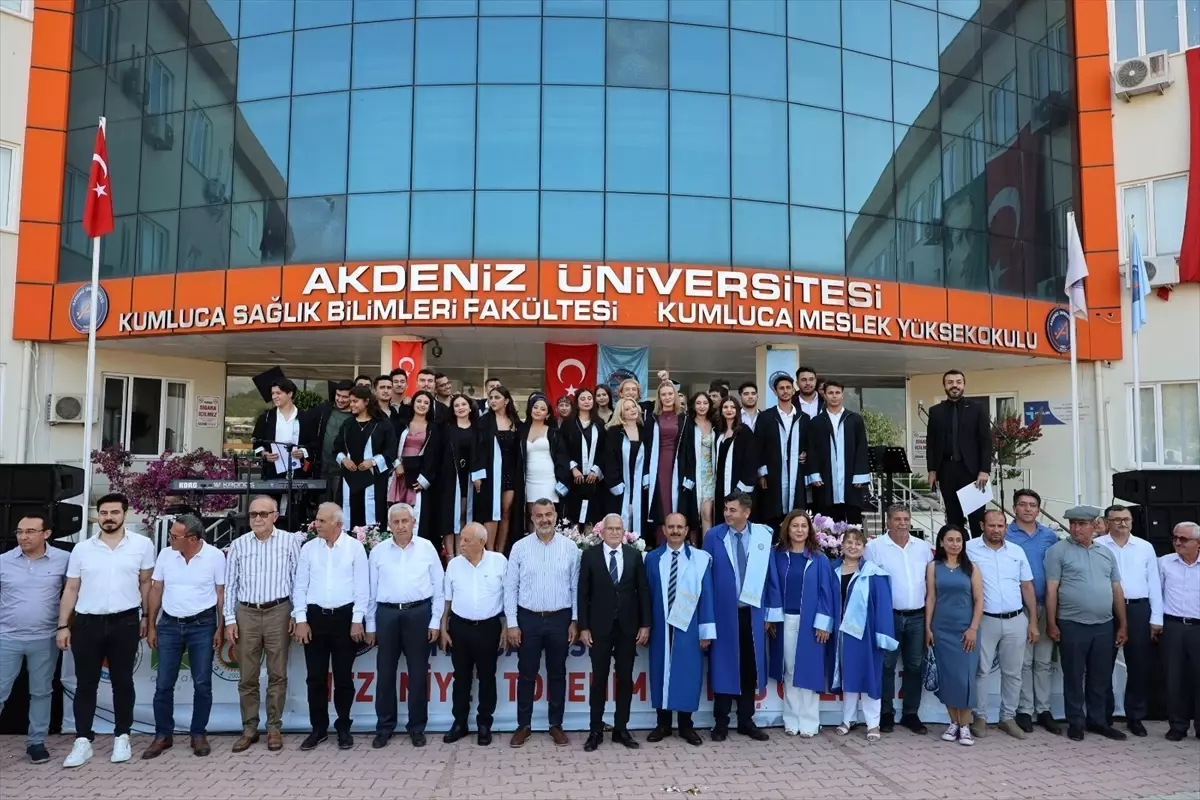 Akdeniz Üniversitesi Kumluca Meslek Yüksekokulu Mezuniyet Töreni Gerçekleşti