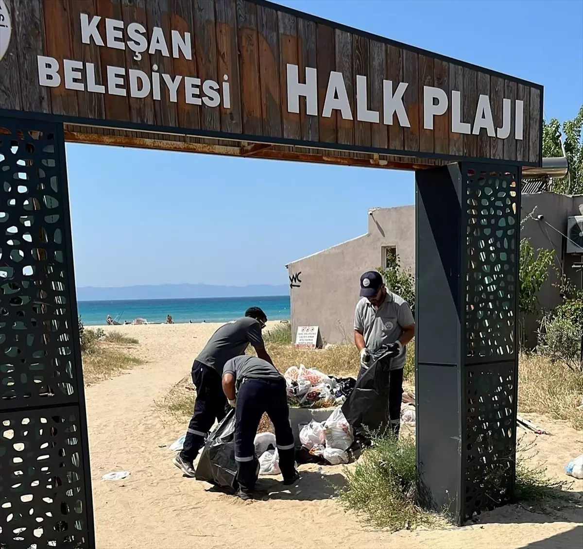 Kurban Bayramı tatilinde Saros Körfezi'nde 200 ton atık toplandı