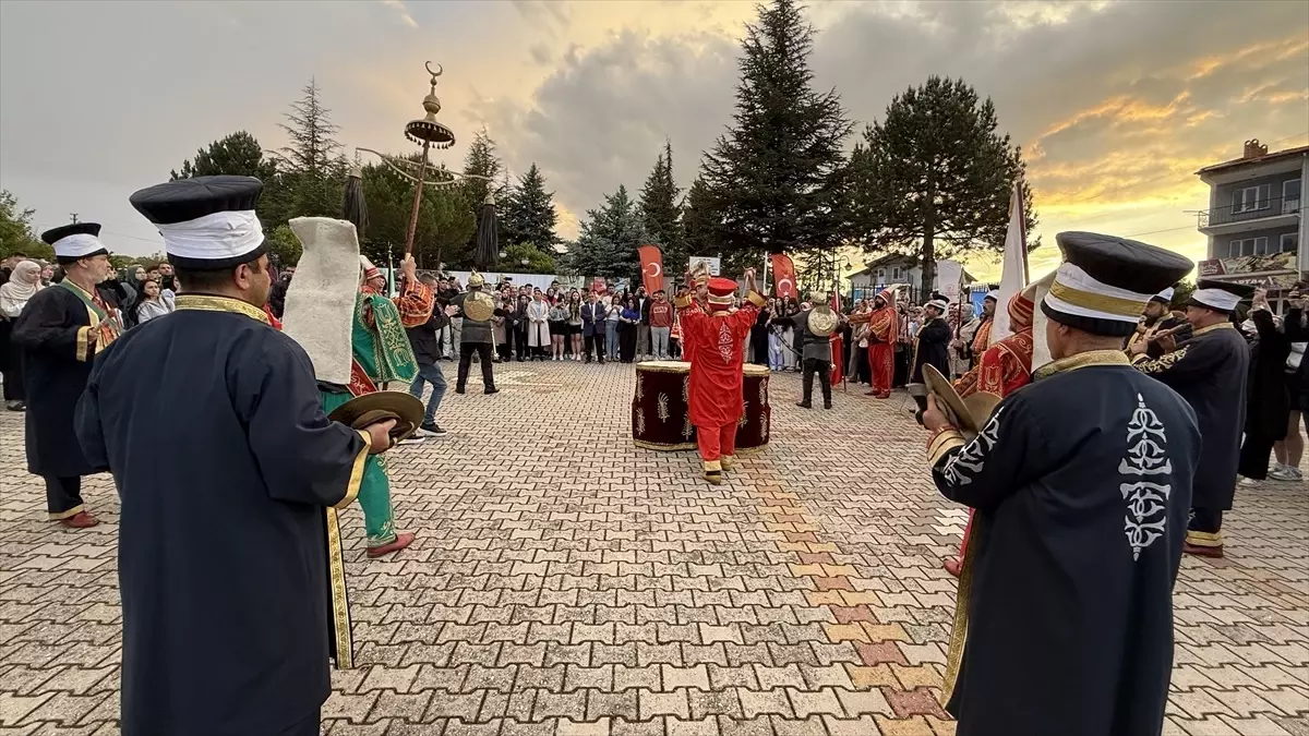 'Kuruluştan Çanakkale'ye Tarih ve Medeniyet Gezisi' Hayme Ana Türbesi'nden başladı