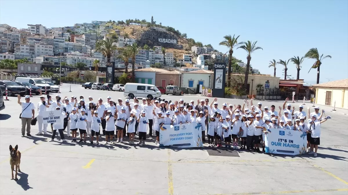 Kuşadası'nda Deniz ve Kıyı Temizliği Etkinliği Düzenlendi