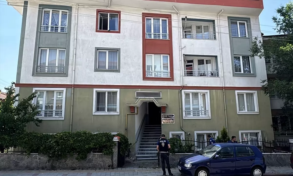 Kütahya'da Pencere Silen Kadın 3. Kattan Düştü