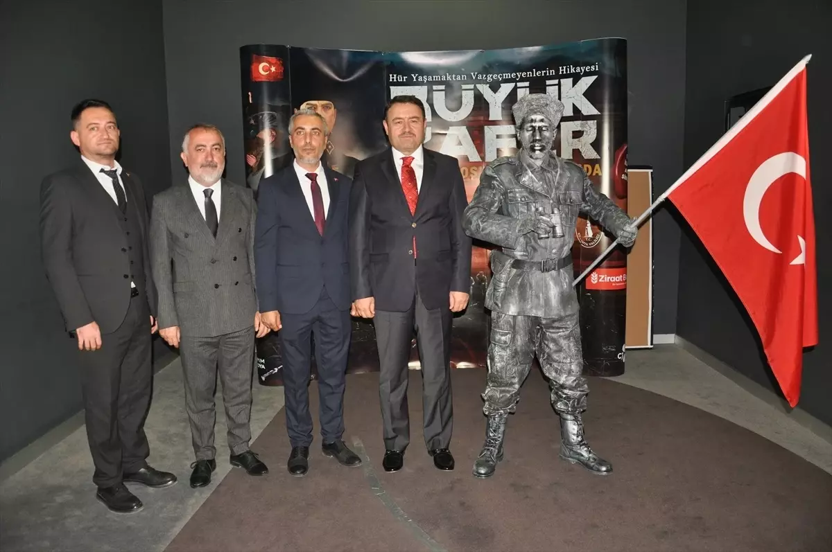 Kütahya&apos;da &apos;Büyük Zafer&apos; Filminin Gala Gösterimi Yapıldı