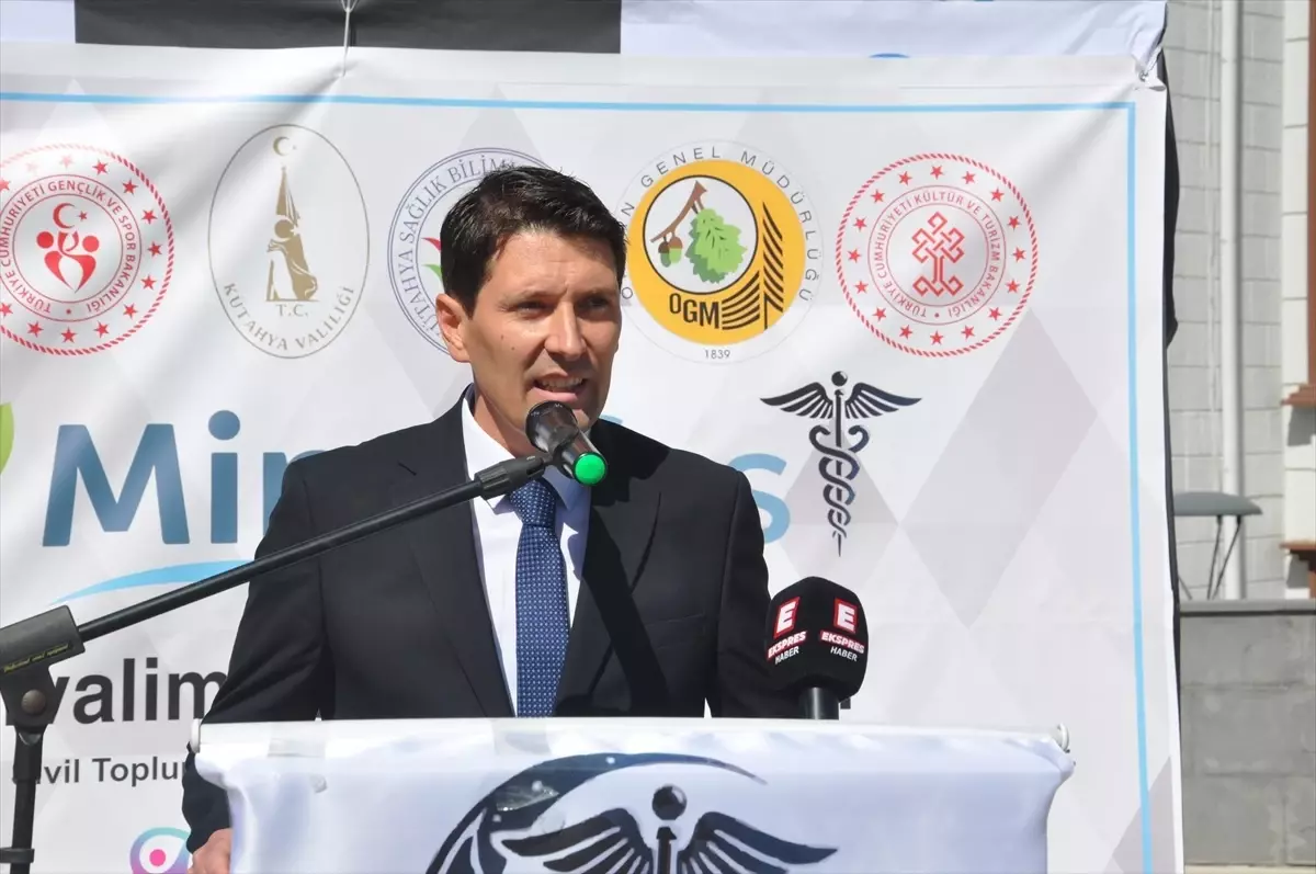 Kütahya'da Ücretsiz Sağlık Taramalarıyla Minsafest Festivali Düzenlendi