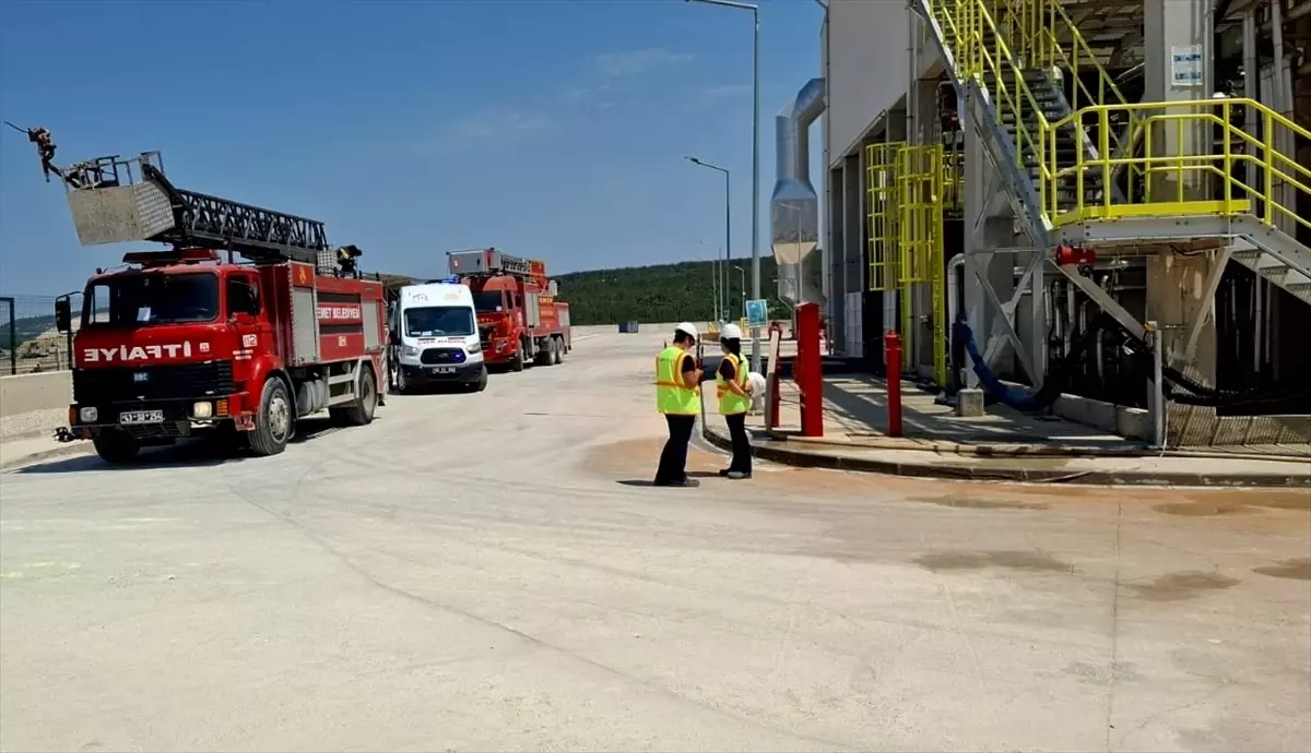 Emet'te Borik Asit Fabrikasında Yangın: 2 İşçi Dumandan Etkilendi