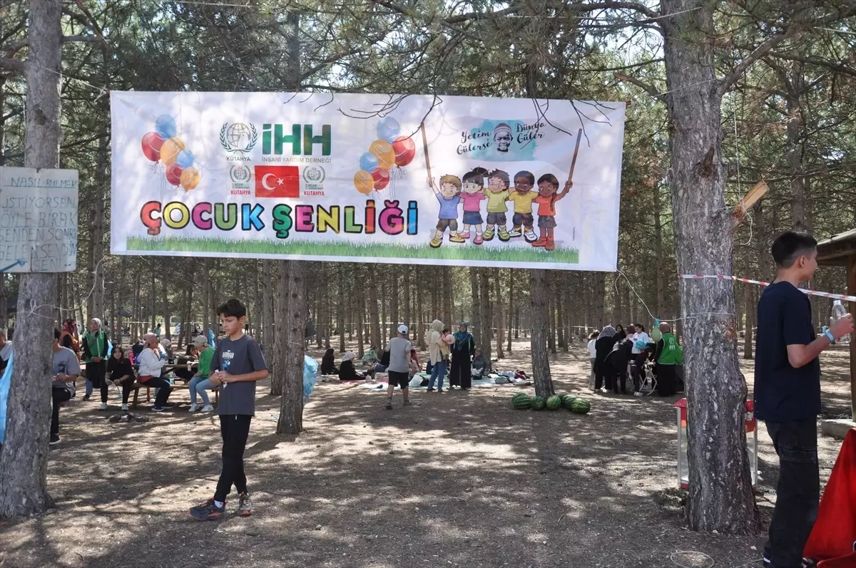 Kütahya'da Yetim Çocuklar için Şenlik ve Piknik Etkinliği Düzenlendi