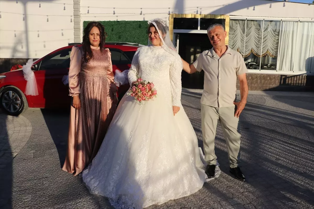 Otizmli Ferhan Temel'in Hayali Gerçekleşti: Temsili Düğün Töreni