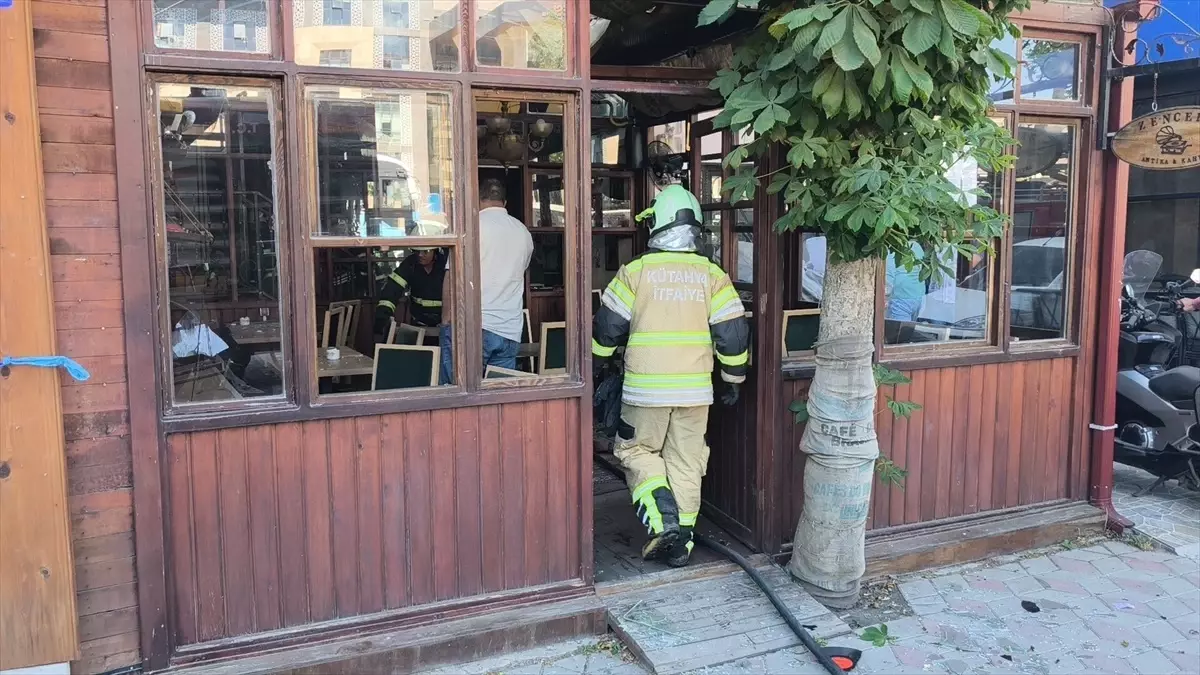 Kütahya'da Kafede Piknik Tüpü Patladı: 1 Yaralı