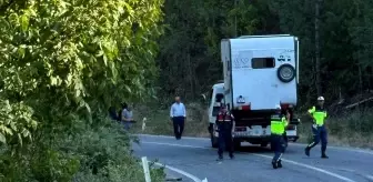 Kütahya'da Motosiklet ile Karavan Çarpıştı, Polis Memuru Hayatını Kaybetti