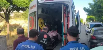 Kütahya'da yangında mahsur kalan yaşlı kadını itfaiye kurtardı
