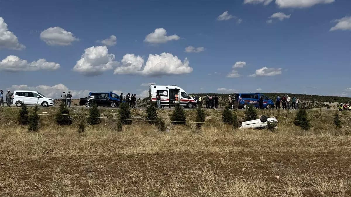 Kütahya'da yol kontrolü yaparken otomobilin çarptığı jandarma trafik personeli şehit oldu