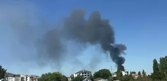 Kütahya Hava Er Eğitim Tugayı'nda Yemekhane Yangını Kontrol Altına Alındı