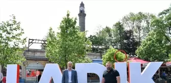 Ladik Belediyesi'nden Cumhuriyet Meydanı'na Yeni Yazı
