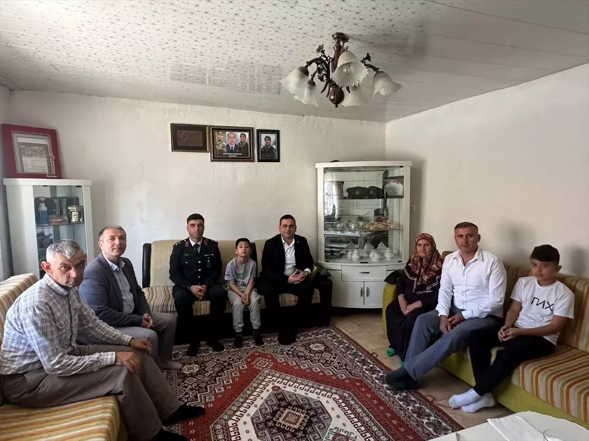 Ladik Kaymakam Vekili Özbalta'dan gazi, şehit aileleri ile huzurevine bayram ziyareti