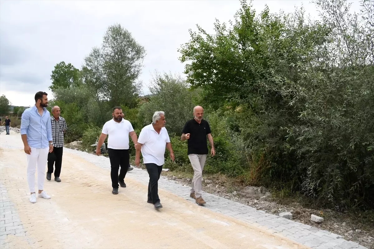 Ladik Belediyesi Kilit Parke Taşı Çalışmalarına Devam Ediyor