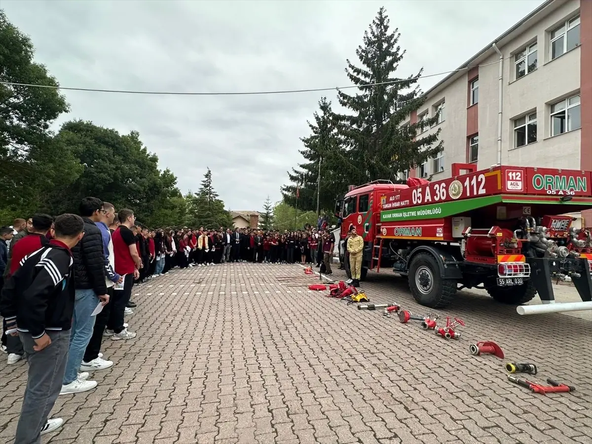 Ladik'te Yeni Eğitim Yılı 'İlk Dersimiz Yeşil Vatan' Etkinlikleriyle Başladı
