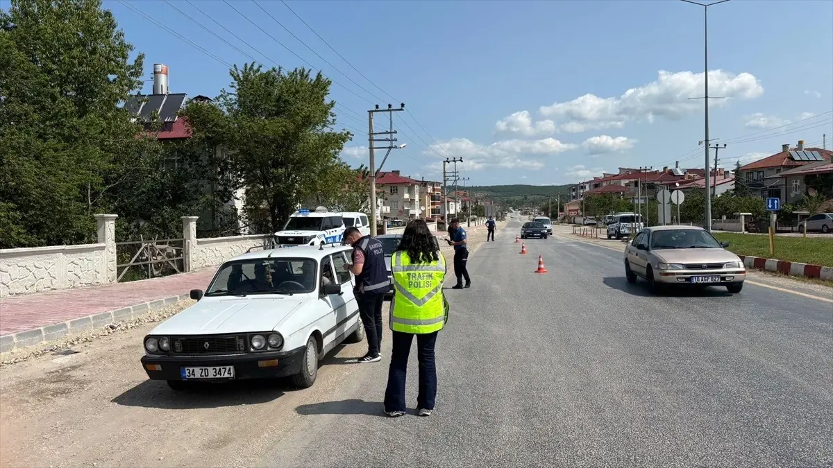 Ladik'te Kurban Bayramı Trafik Denetimi ve İkramlar