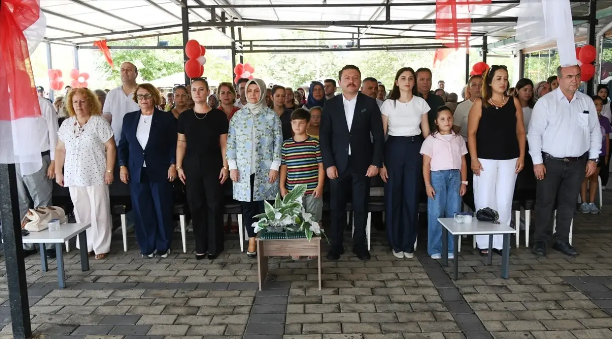 Lapseki'de Kadınlar Konağı'nda Sanat Sergisi Açıldı