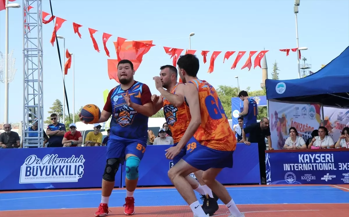 Kayseri'de Lite Quest 3x3 Uluslararası Basketbol Turnuvası'nda İkinci Gün Heyecanı