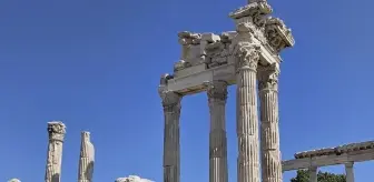 Lokman Hekim Sağlık Vakfı Bursiyerleri Asklepion'u Ziyaret Etti