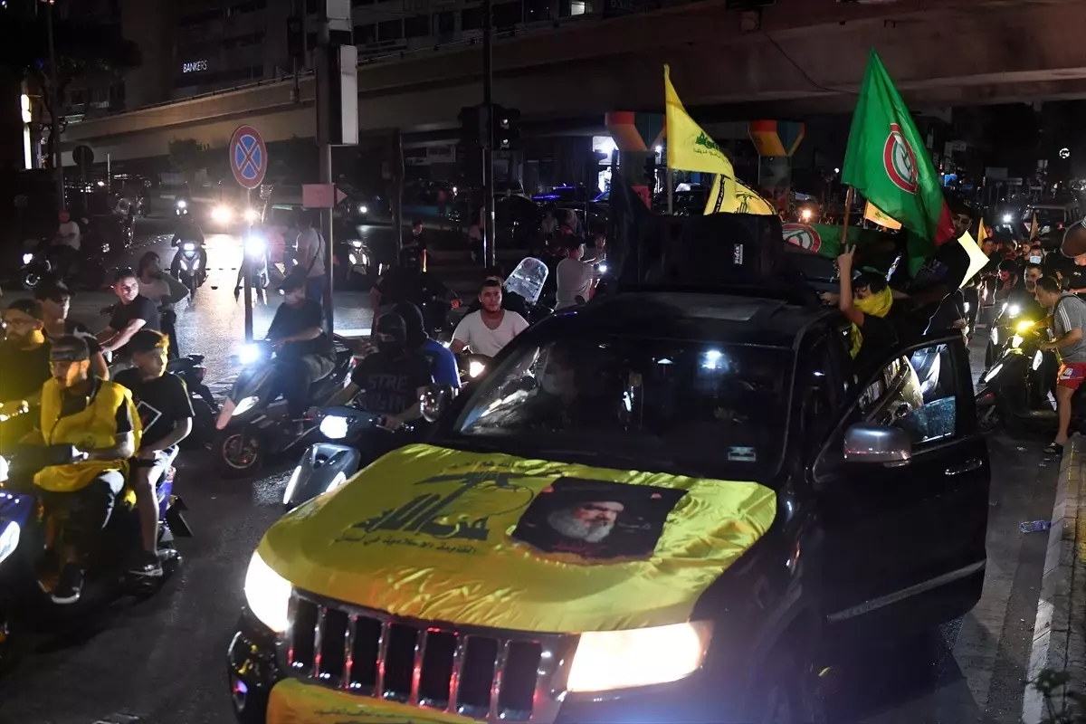 Lübnan'da Hizbullah ve Emel Hareketi Destekçilerinin Protestoları Devam Ediyor