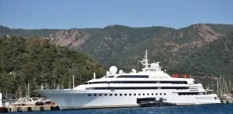 Marmaris'te Lüks Yat 'Lady Moura' Limana Girdi