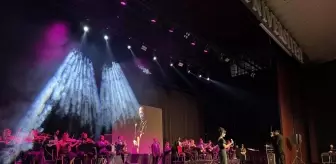 Maarif Orkestrası ve Halk Dansları Topluluğu Adana'da Konser Verdi