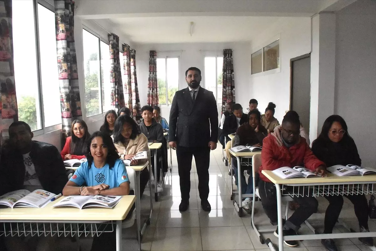 Madagaskar'da Türkçe Eğitimi İlgiyi Artırıyor
