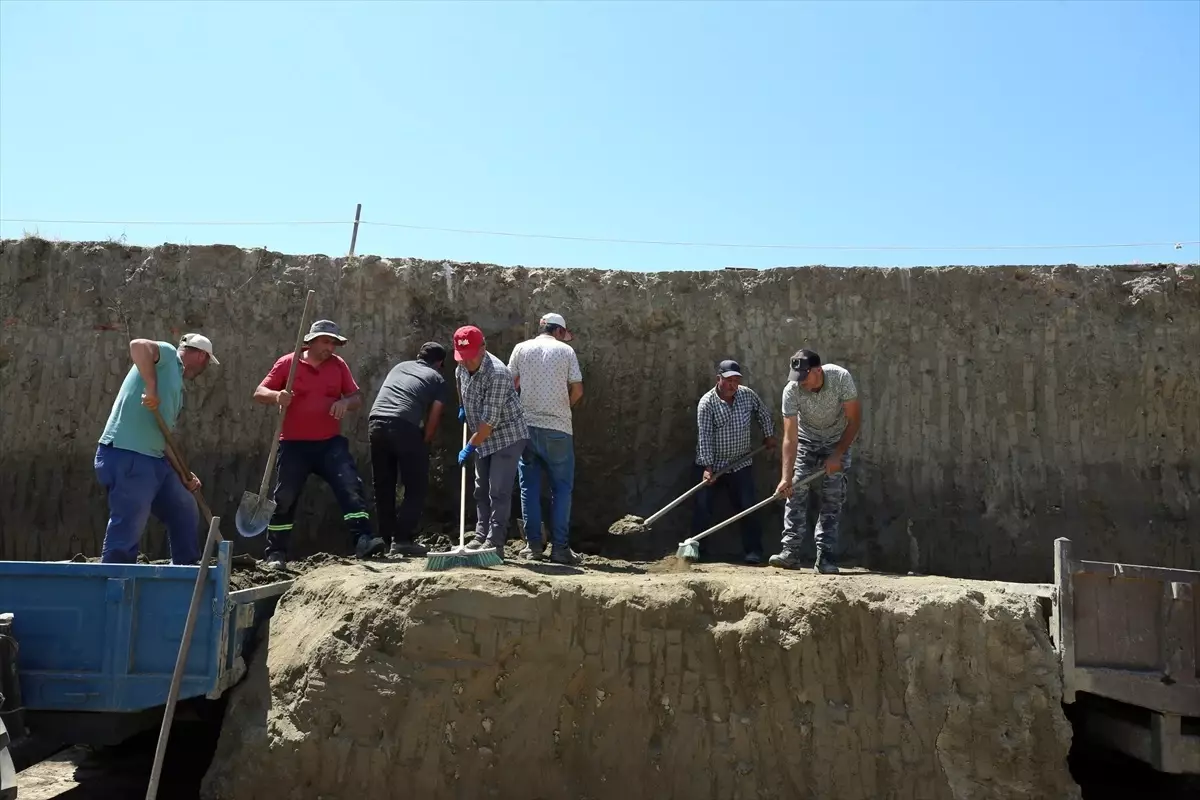 Aydın'da Magnesia Antik Kenti'nde Büyük Agora Kazıları Devam Ediyor