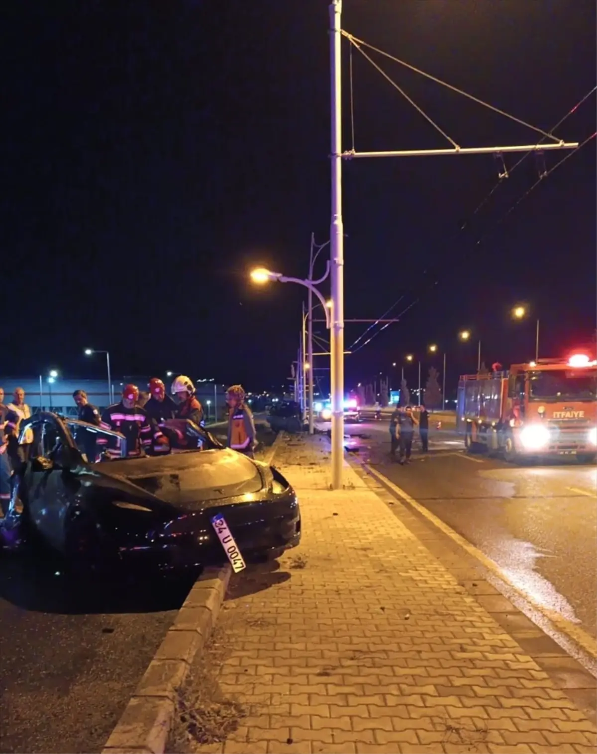 Malatya'da Direğe Çarpan Otomobilde İki Kişi Hayatını Kaybetti