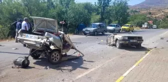 Malatya'da Elektrik Direğine Çarpan Otomobilin Sürücüsü Ağır Yaralandı