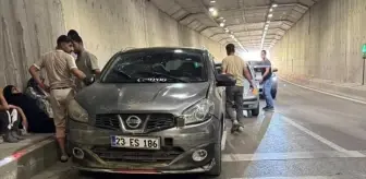 Malatya'da hafriyat kamyonuyla çarpışan otomobildeki 2 kişi yaralandı