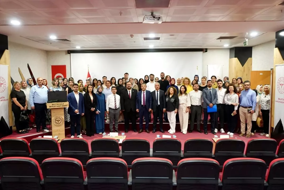Malatya'da Sağlık Çalışanlarına Kanser Erken Teşhis Eğitimi