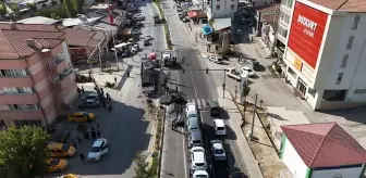 Malatya'da Tır Refüje Çarptı, Maddi Hasar Oluştu