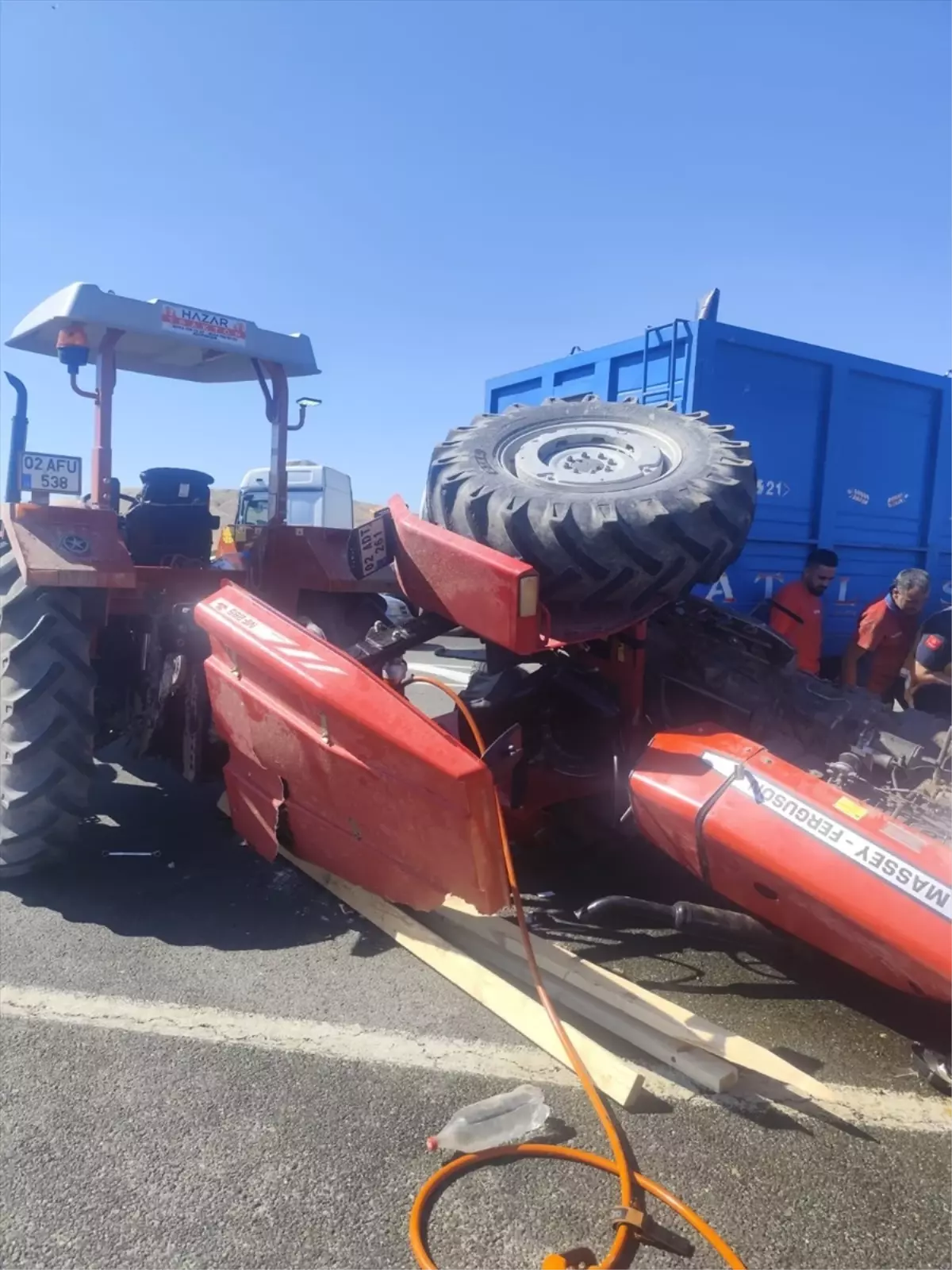 Malatya'da Tırla Çarpışan Traktörün Sürücüsü Hayatını Kaybetti