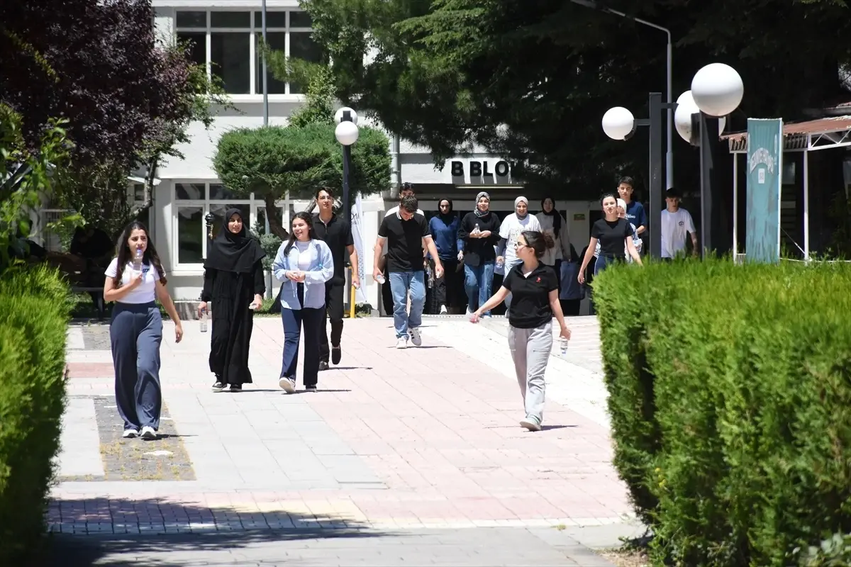 Malatya'da YKS'nin ilk oturumu TYT sona erdi