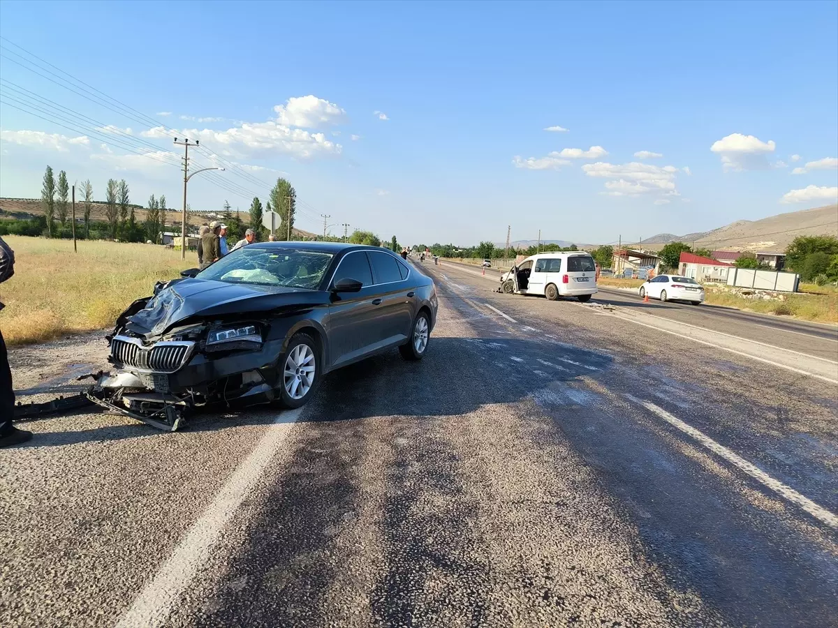 Malatya'da Trafik Kazası: 2 Yaralı