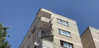 Maltepe'de Bir Binanın Balkonu Çöktü