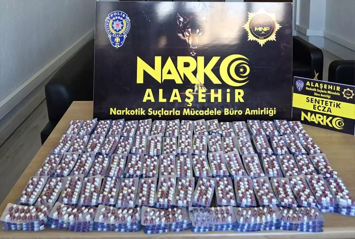 Alaşehir'de Sentetik Ecza Operasyonu: 4 Bin 191 Parça Ele Geçirildi