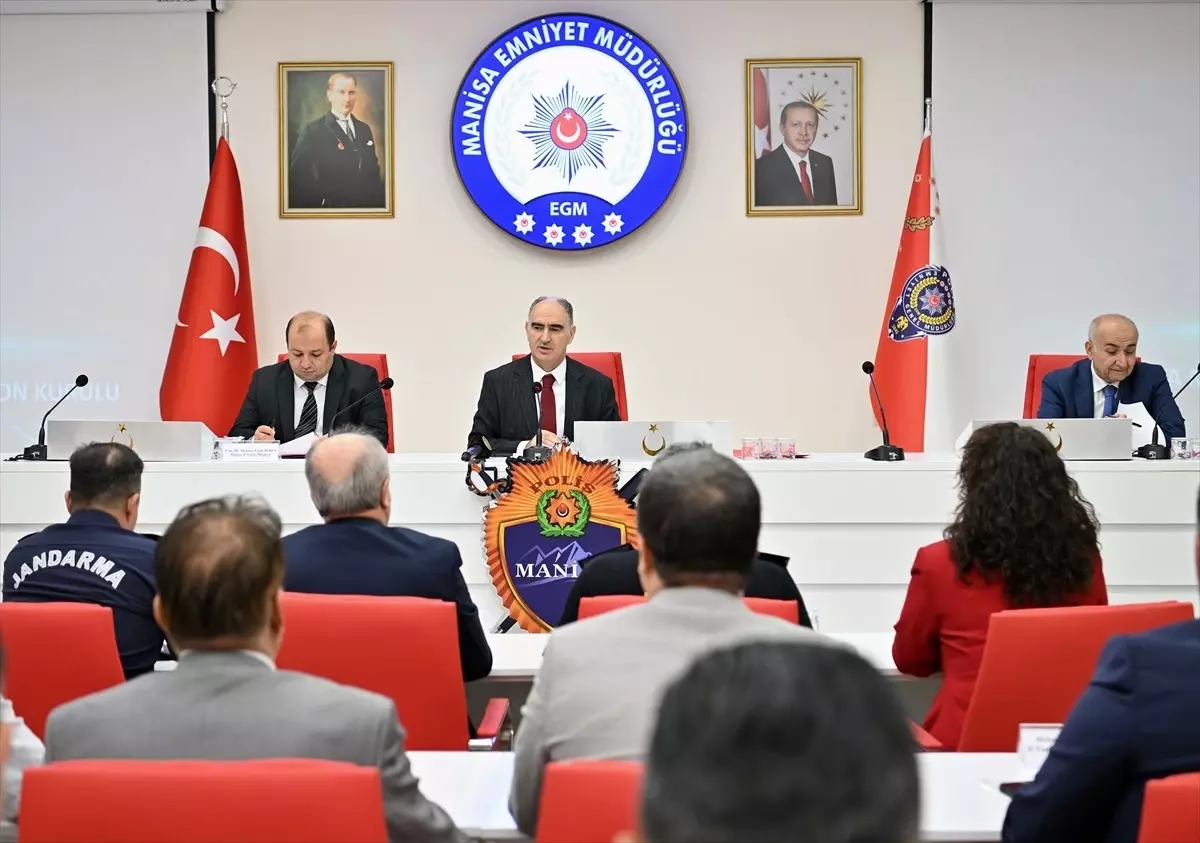 Manisa'da Bağımlılıkla Mücadele Toplantısı Yapıldı