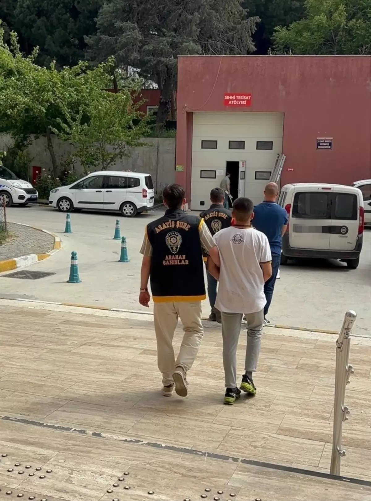 Manisa'da Asayiş Uygulamalarında 20 Kişi Yakalandı
