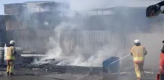 Turgutlu'da Sanayi Sitesinde Yangın: Bir İş Yerinde Hasar Oluştu