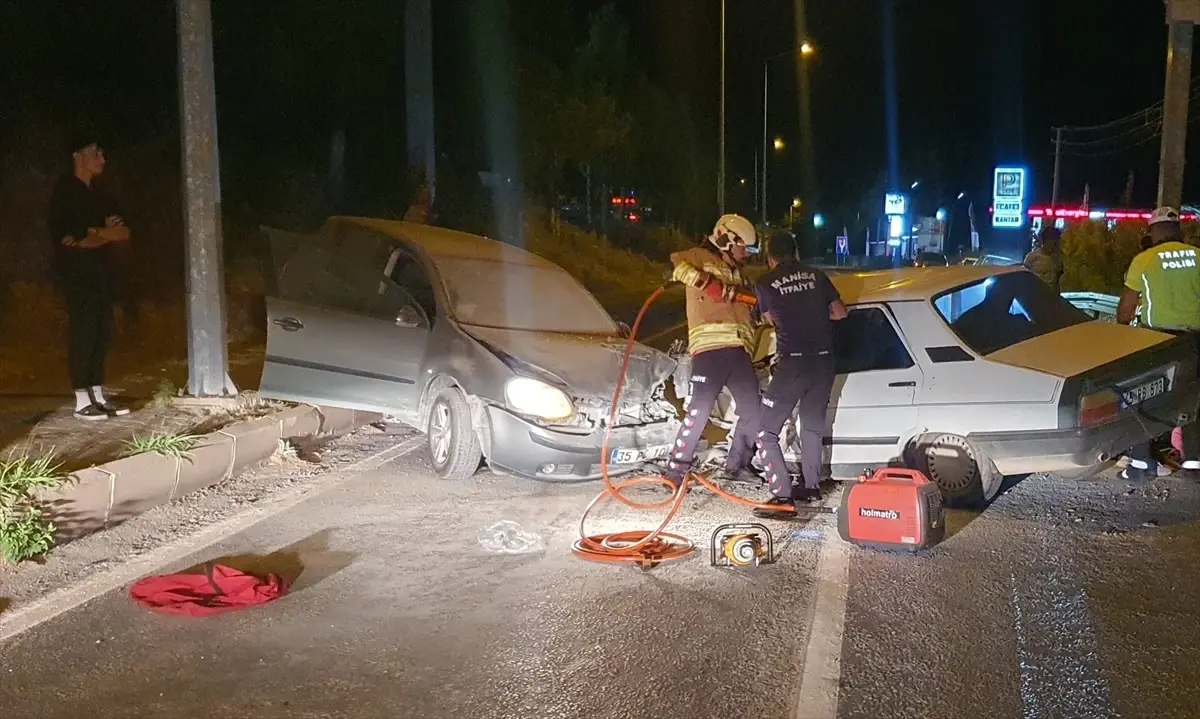 Demirci'de Trafik Kazası: 7 Yaralı