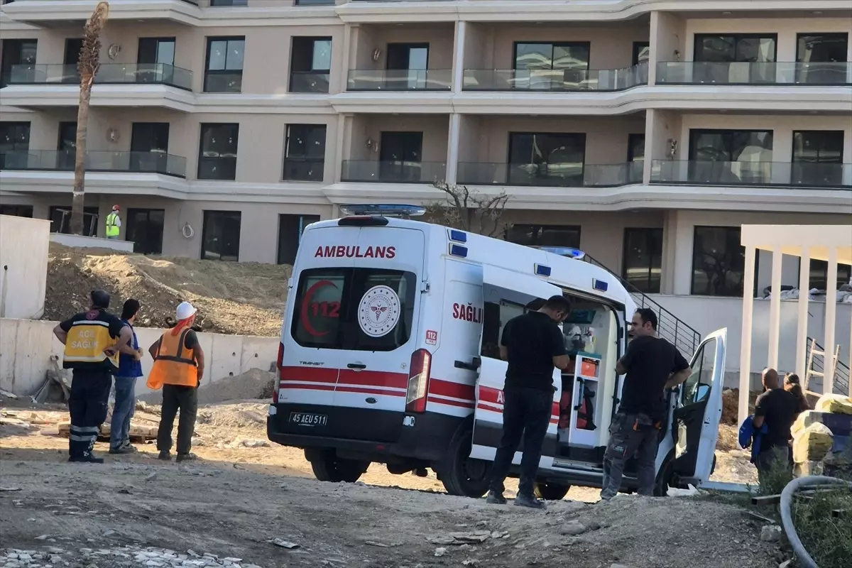 Turgutlu'da İnşaat Alanında Yangın: 2 Kişi Hastaneye Kaldırıldı