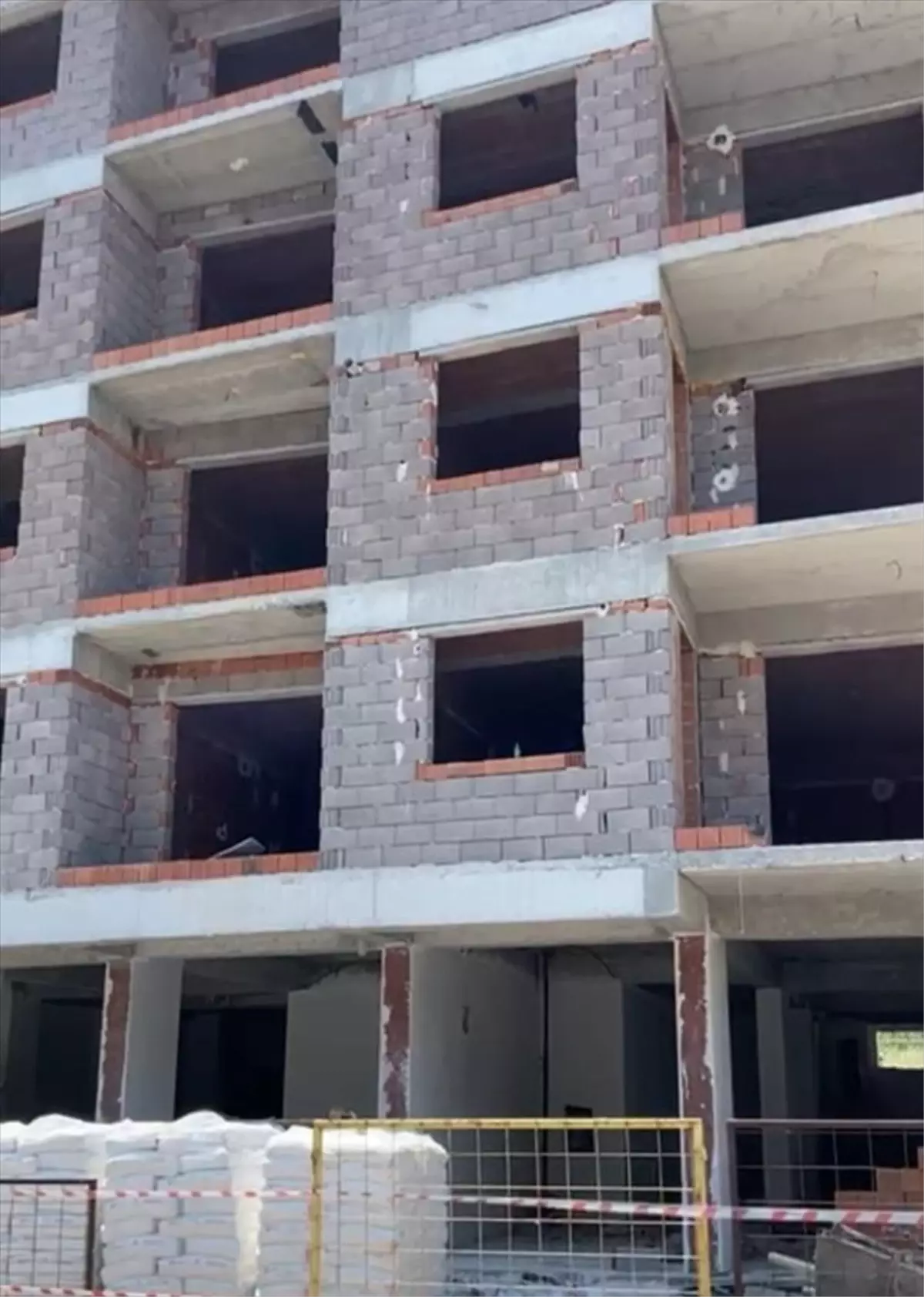 Alaşehir'de İnşaat İşçisi Düşerek Hayatını Kaybetti