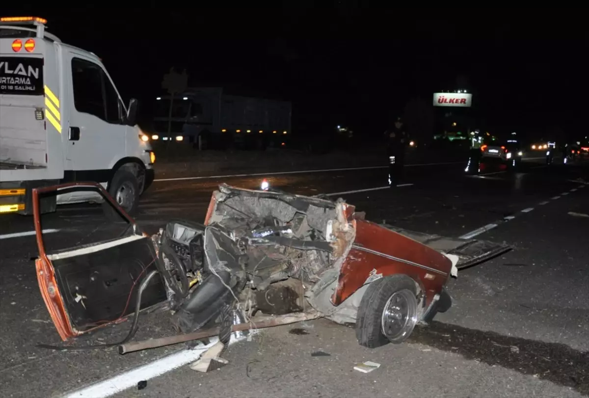 Salihli'de Trafik Kazası: 5 Kişi Hayatını Kaybetti