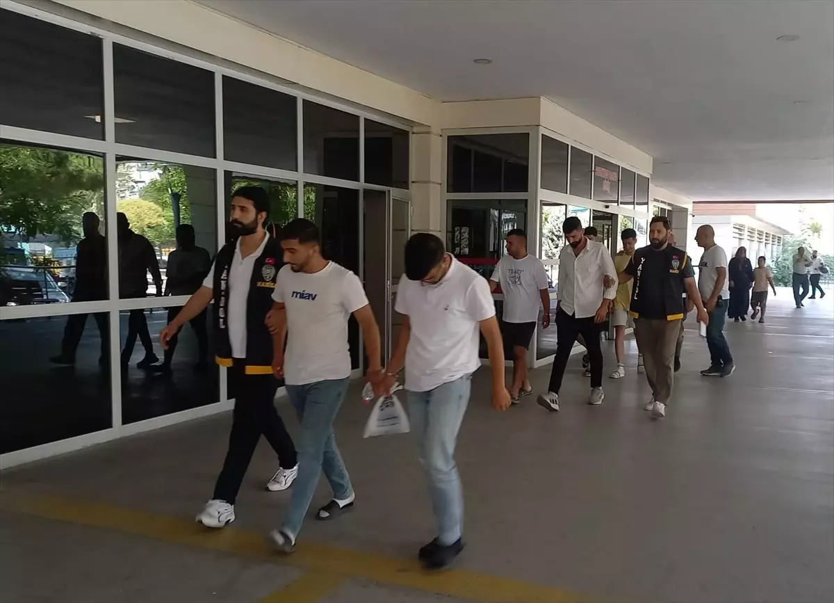 Manisa'da Dolandırıcılık Şebekesine Operasyon: 5 Tutuklama